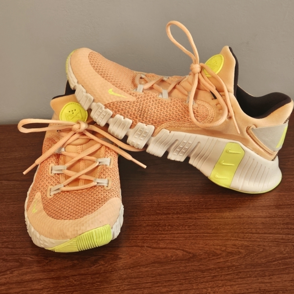 Nike Free Metcon 4 EUC Size 9.5